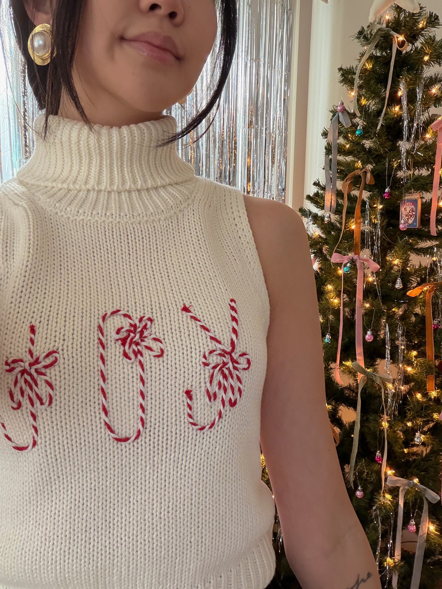 JOY Embroidered Sleeveless Top